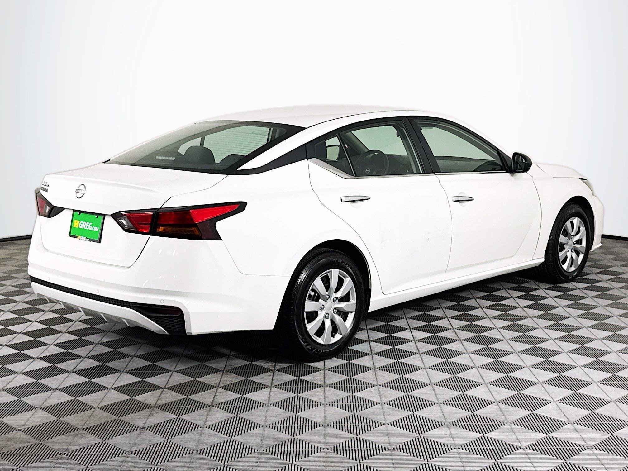 Used 2024 Nissan Altima 2.5 S FWD image 10