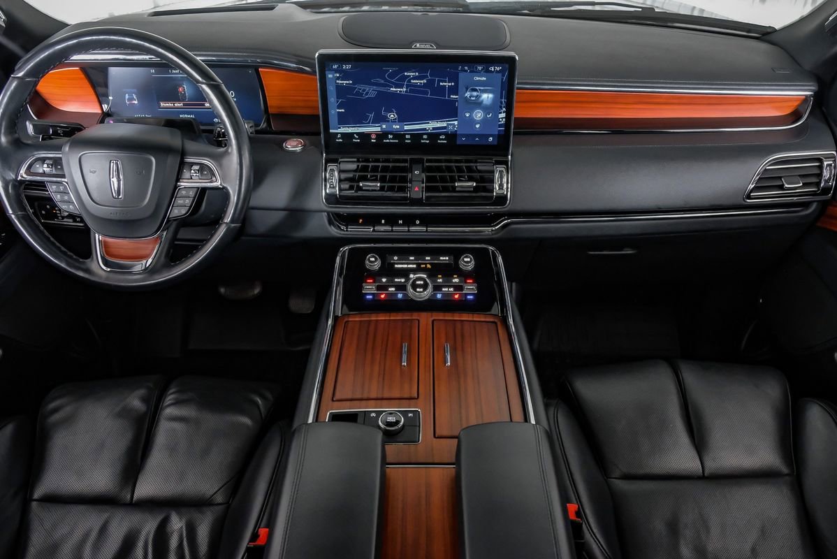 Used 2024 Lincoln Navigator Reserve image 13