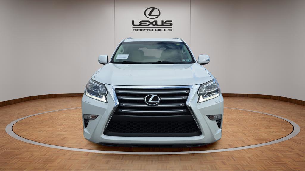 Used 2019 Lexus GX 460 image 2
