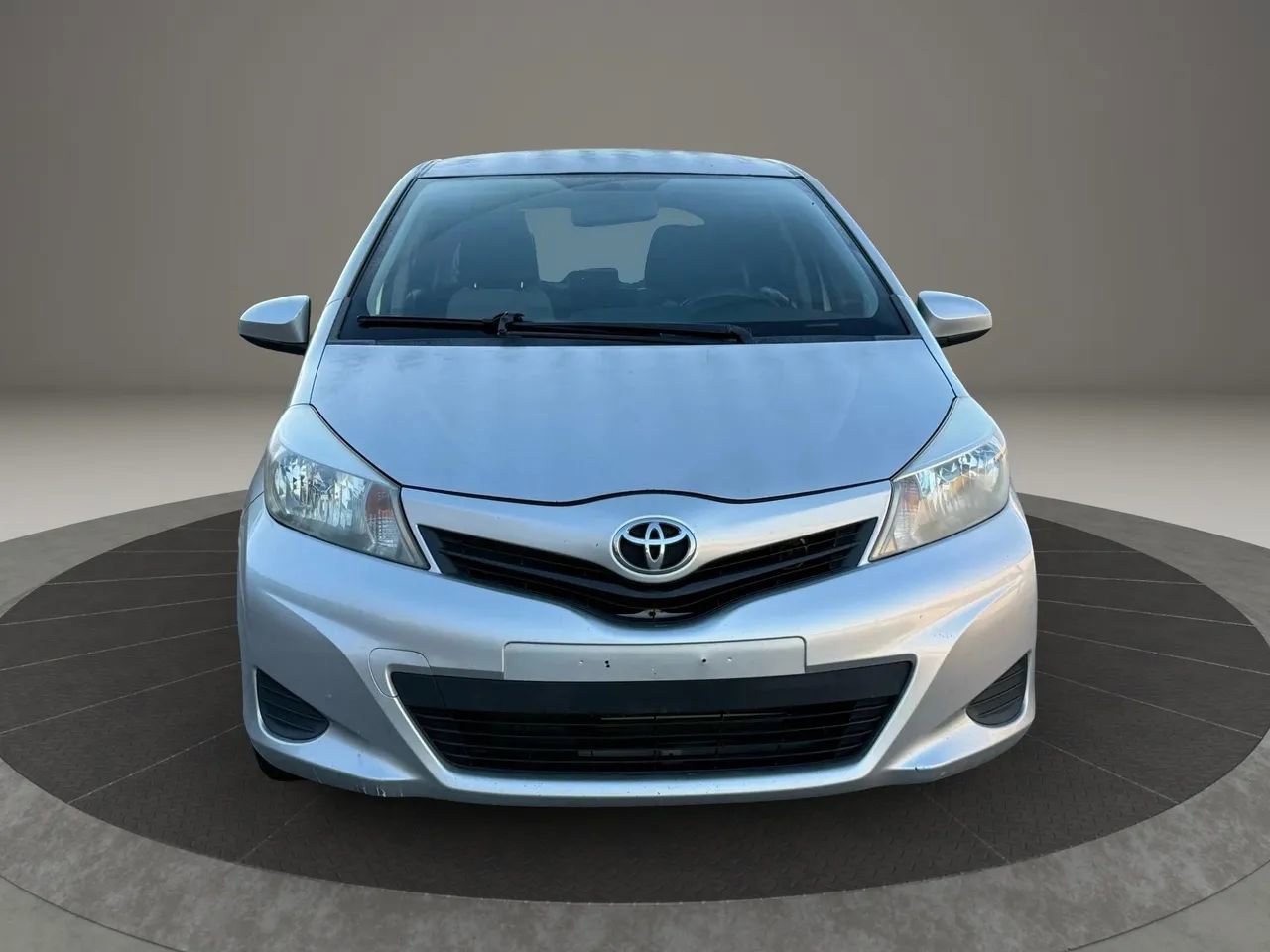 Used 2013 Toyota Yaris LE image 2