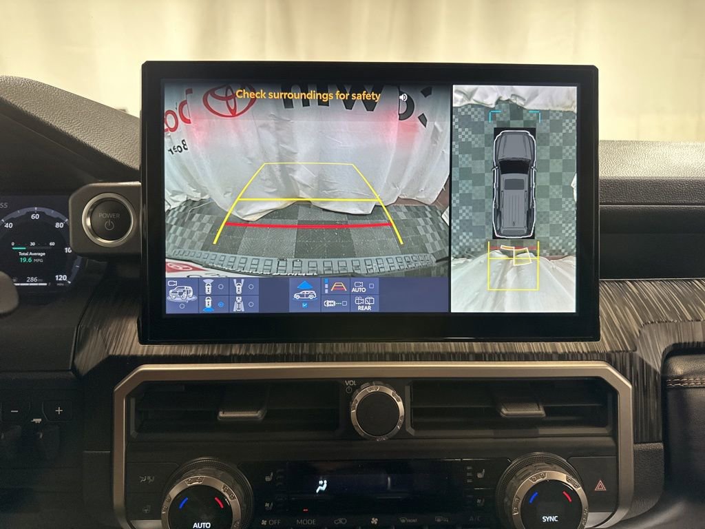 Used 2025 Toyota 4Runner 4WD image 27