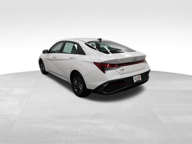 Used 2024 Hyundai Elantra SEL image 14