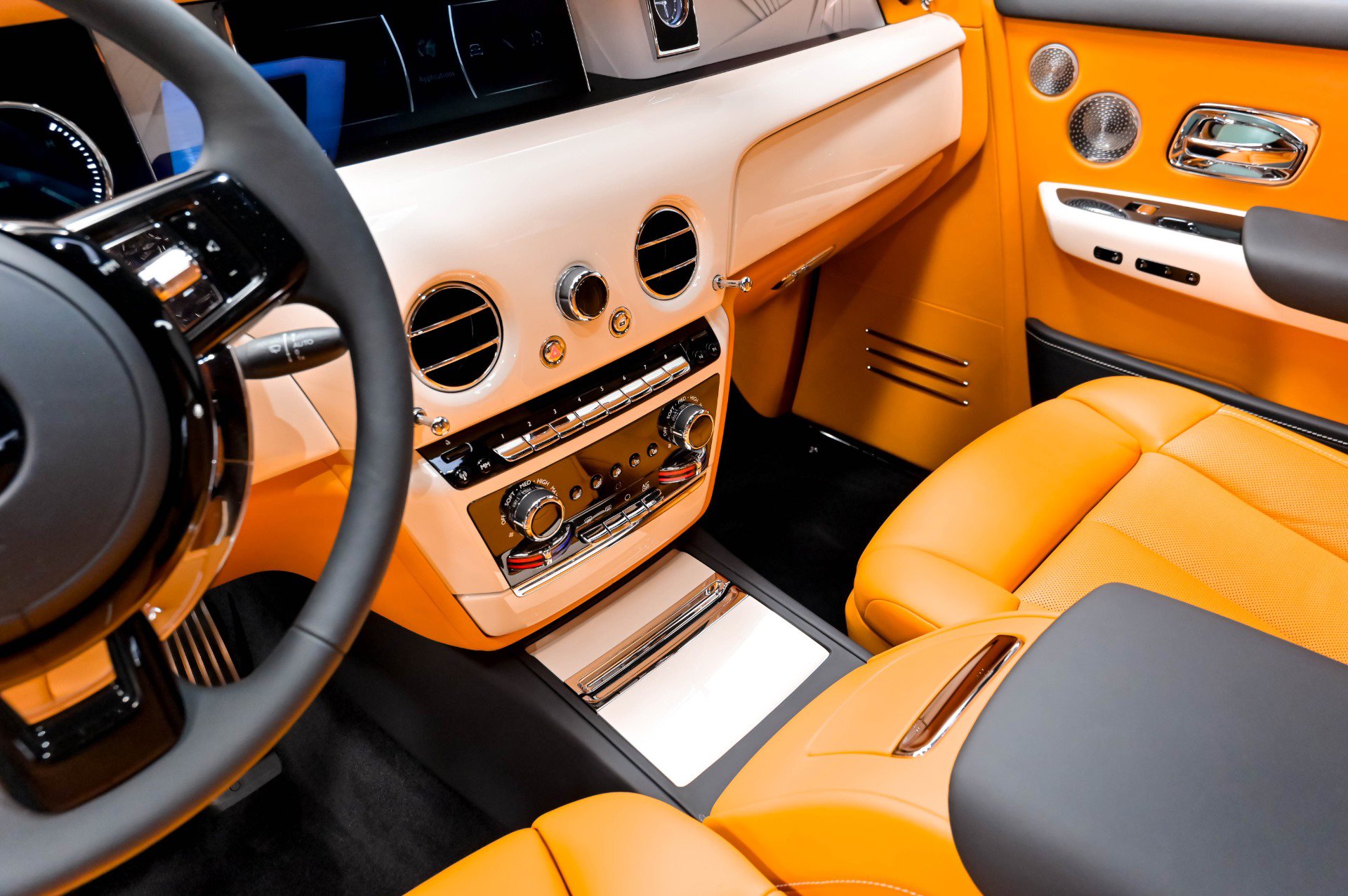 Used 2022 Rolls-Royce Phantom Sedan w/ The Phantom Package RWD image 85