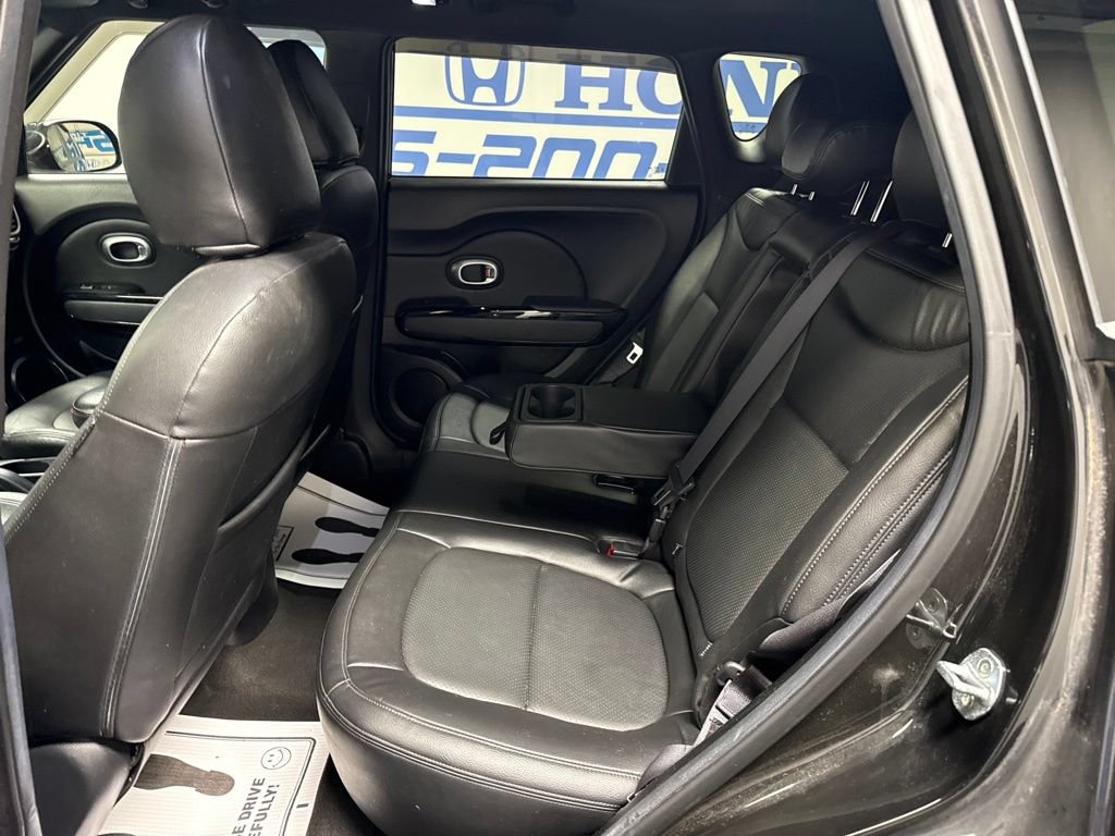 Used 2015 Kia Soul + FWD image 11