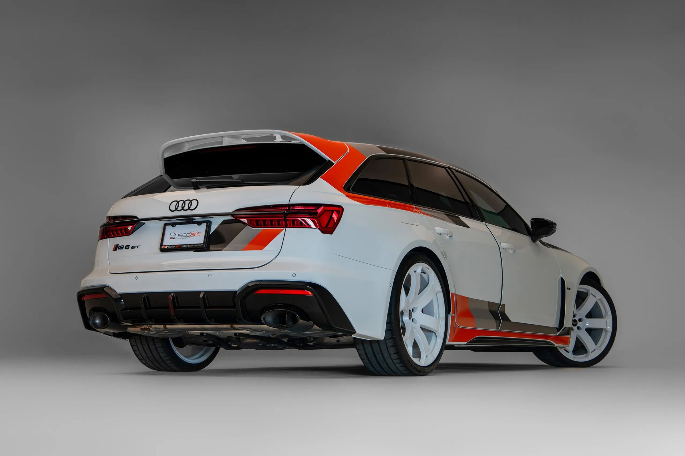 Used 2025 Audi RS 6 performance image 4