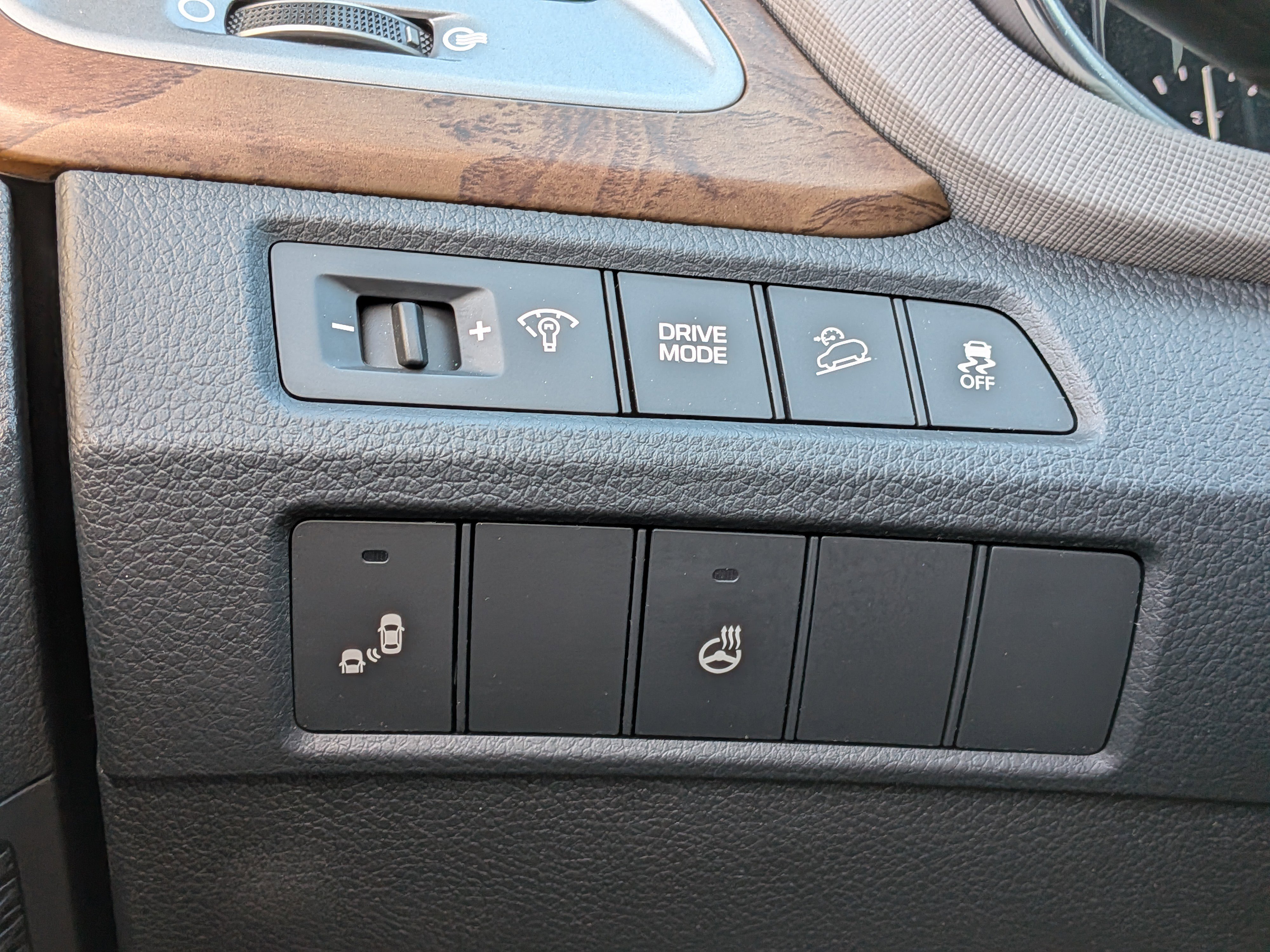 Used 2018 Hyundai Santa Fe Sport w/ 2.4L Tech Package 04 image 23