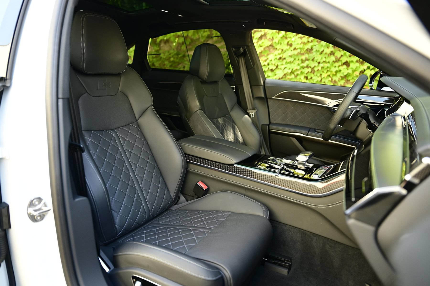 Used 2025 Audi S8 w/ Executive Package AWD/4WD image 11