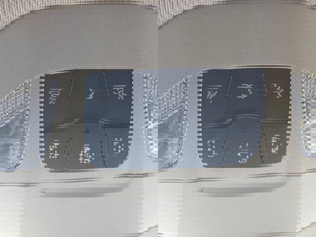 Used 2022 Chrysler Pacifica Touring-L image 21