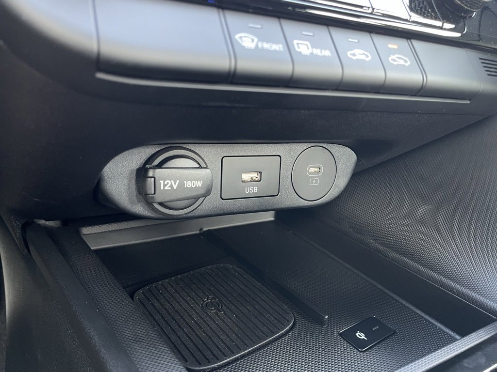 Used 2025 Hyundai Elantra Sport image 18