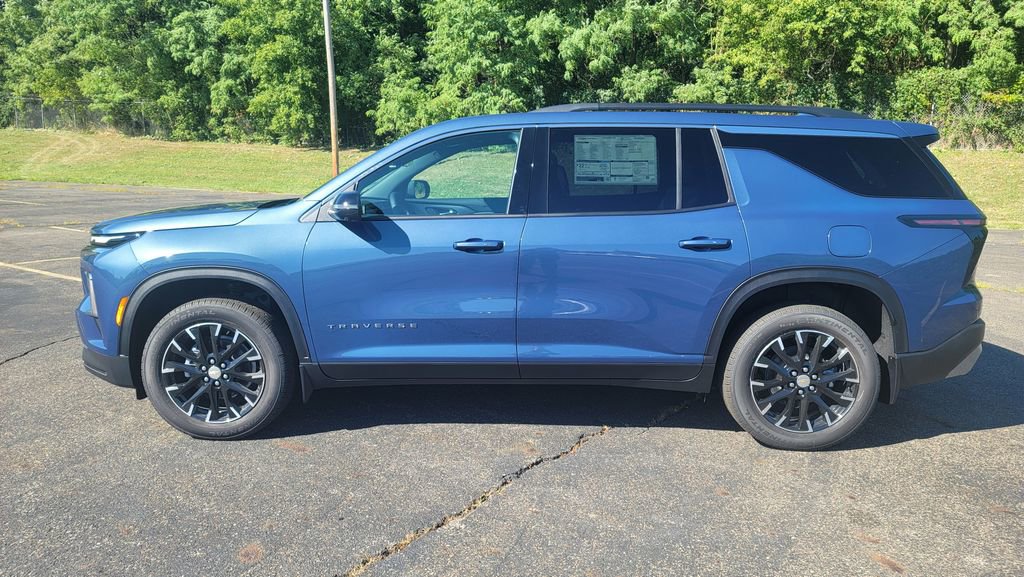New 2026 Chevrolet Traverse LT w/ Sun and Wheel Package image 7