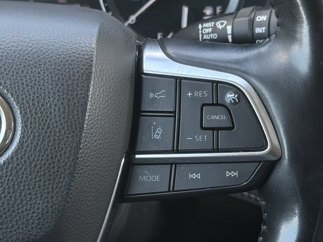 Used 2021 Toyota Highlander Platinum AWD/4WD image 16