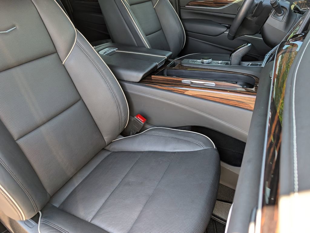 Used 2023 Cadillac Escalade ESV Premium Luxury w/ LPO, Floor Liner Package AWD/4WD image 22