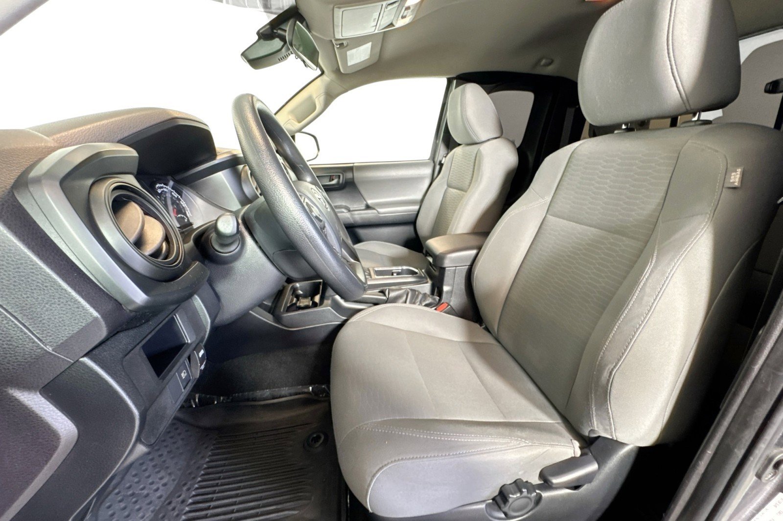 Used 2019 Toyota Tacoma SR w/ SX Package RWD image 18