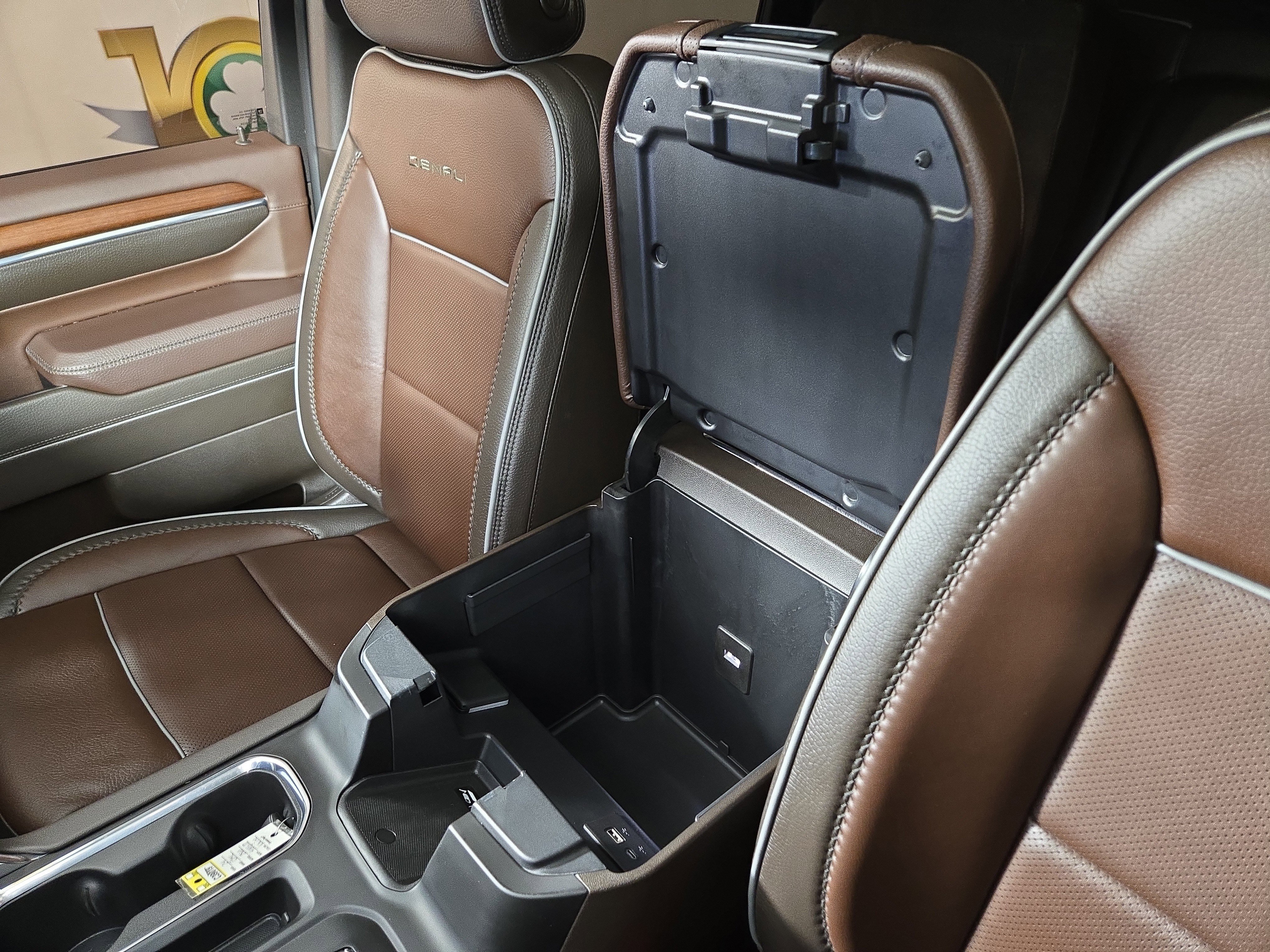 Used 2024 GMC Sierra 2500 Denali w/ Denali Reserve Package image 27