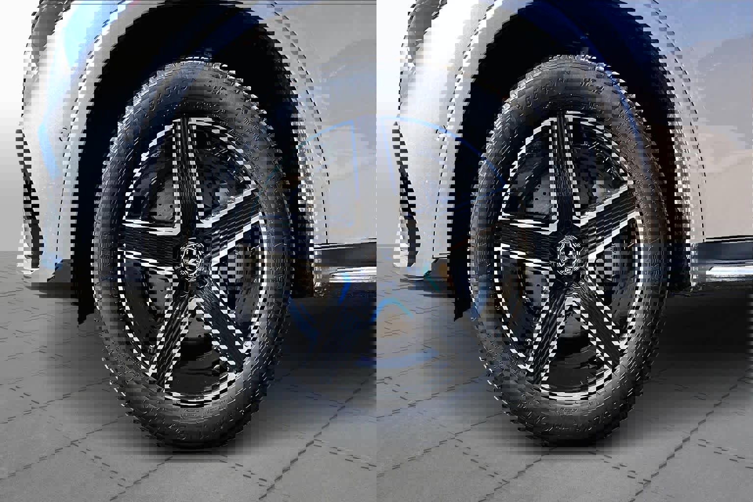 Certified 2024 Mercedes-Benz GLC 300 image 11