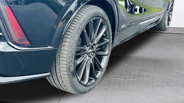 New 2026 Cadillac Lyriq V image 12