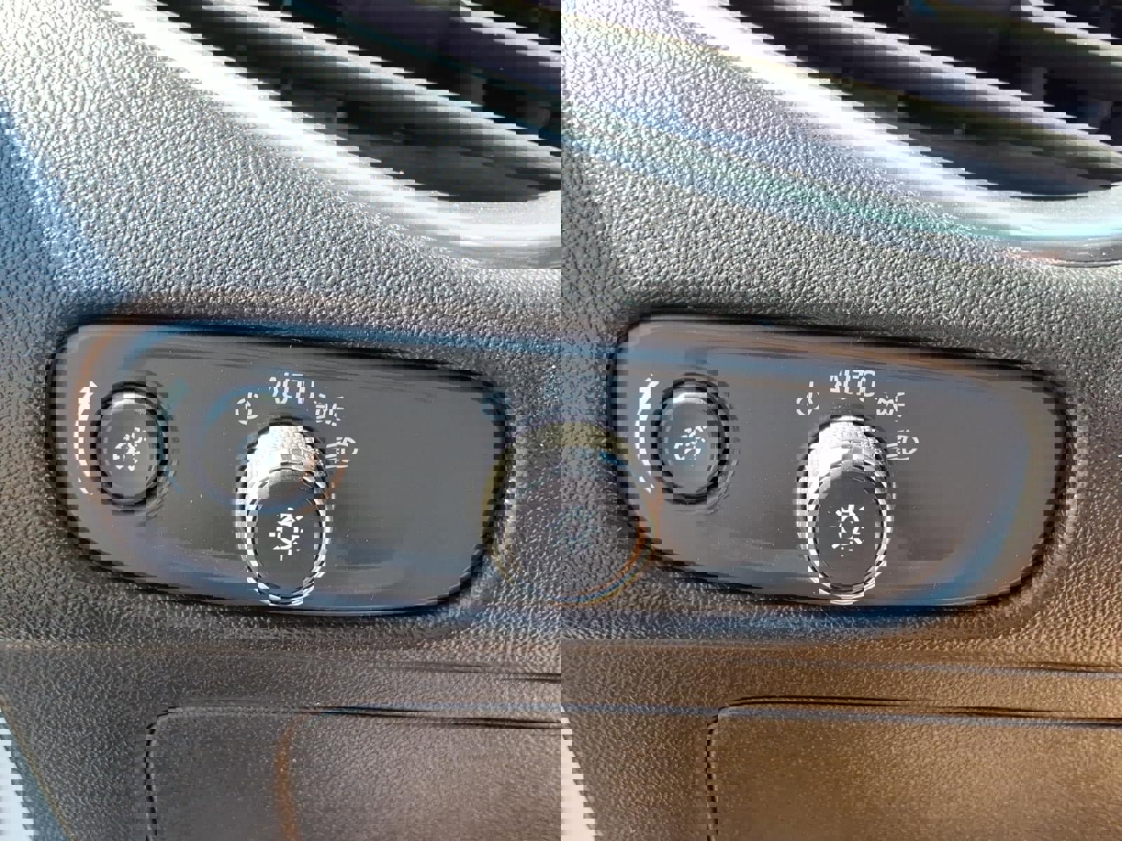 Used 2020 Chevrolet Malibu LT image 13