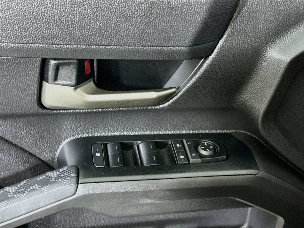 Certified 2025 Toyota Tacoma TRD Off-Road AWD/4WD image 23