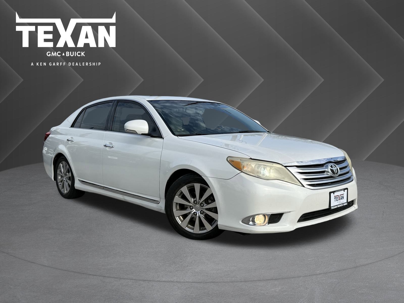Used 2012 Toyota Avalon Limited image 1