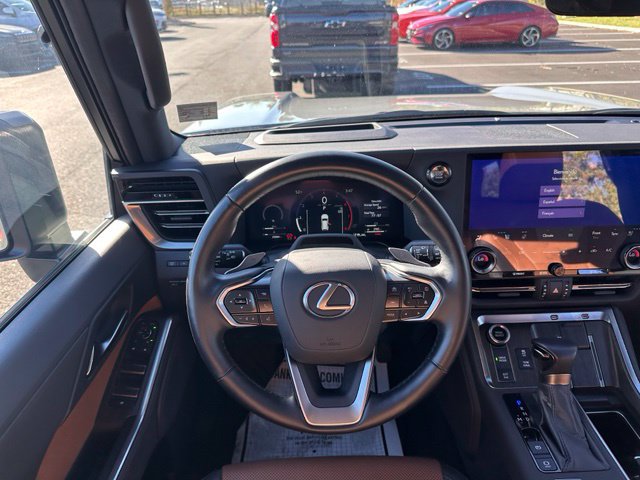 Used 2025 Lexus GX 550 w/ Cold Area Package AWD/4WD image 22