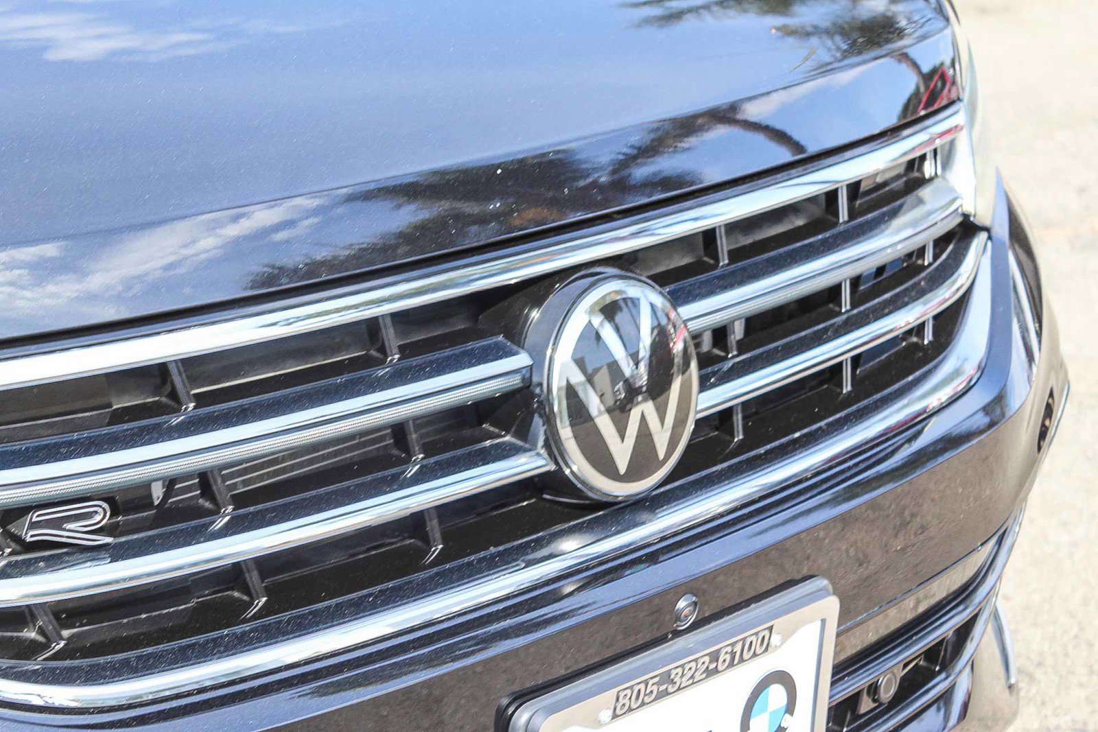 Used 2022 Volkswagen Tiguan SEL R-Line image 9