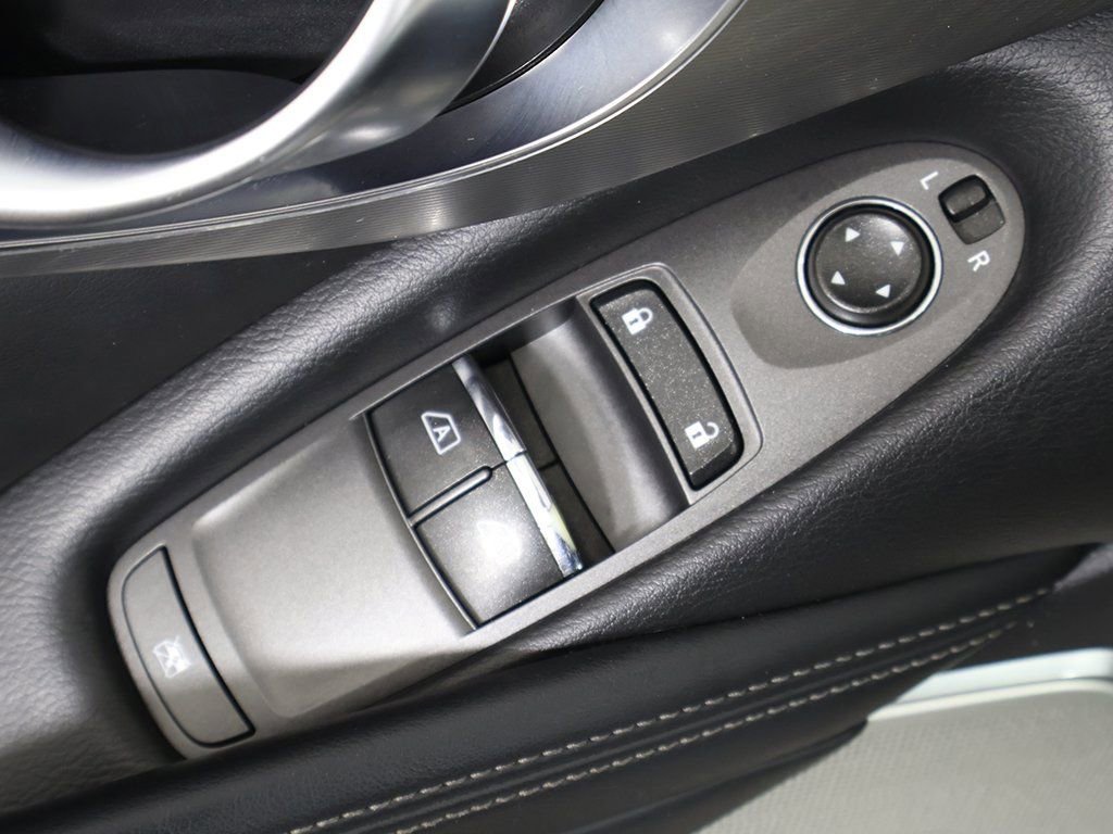 Used 2017 INFINITI Q60 w/ Premium Plus Package 3.0T image 33