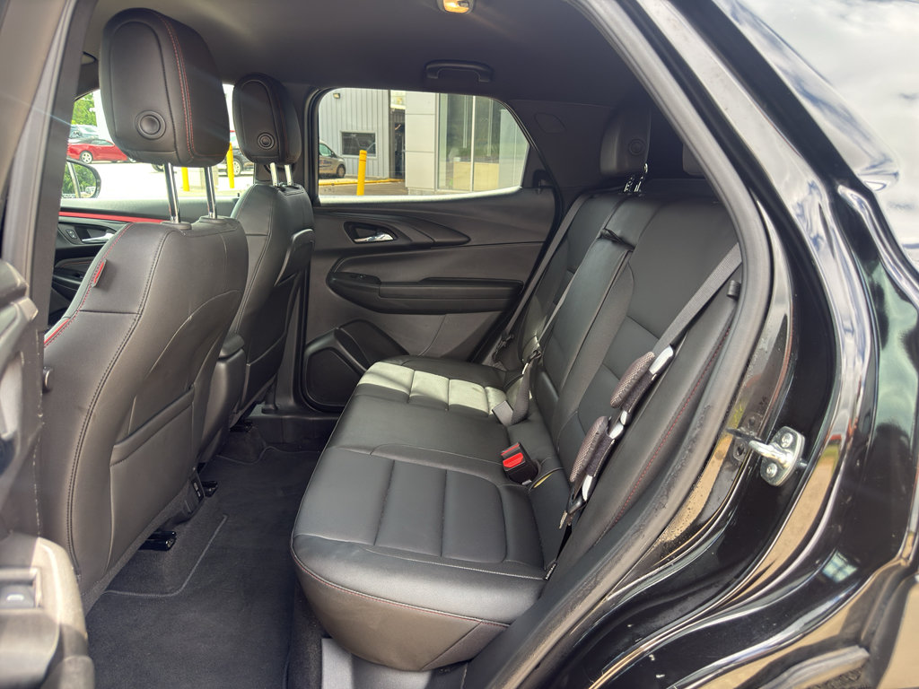 Used 2025 Chevrolet TrailBlazer RS w/ Convenience Package FWD image 16