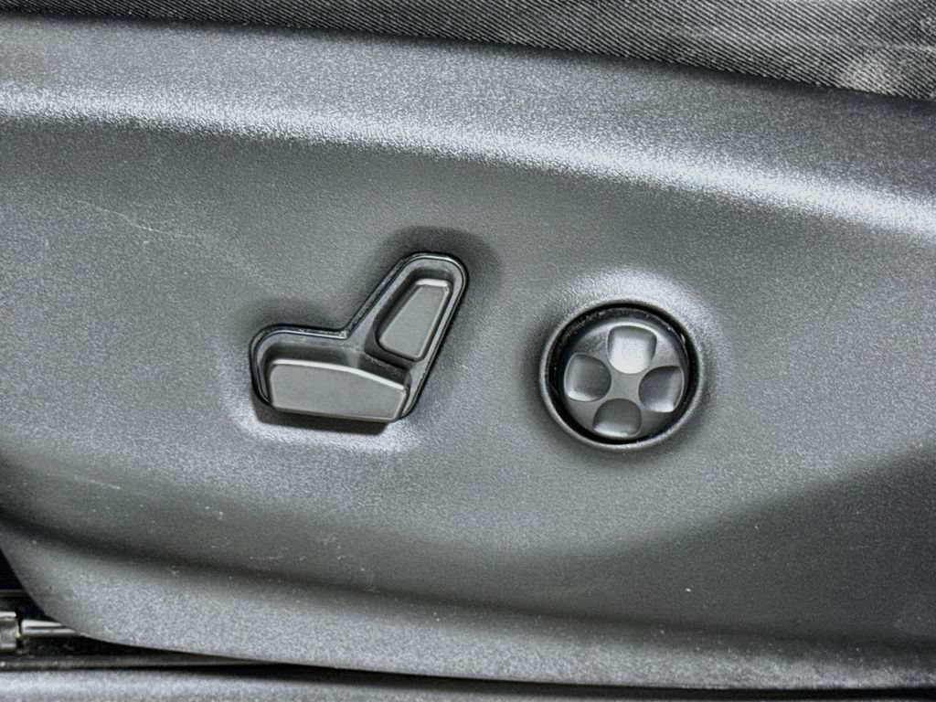 Used 2022 Chrysler Pacifica Touring-L FWD image 19