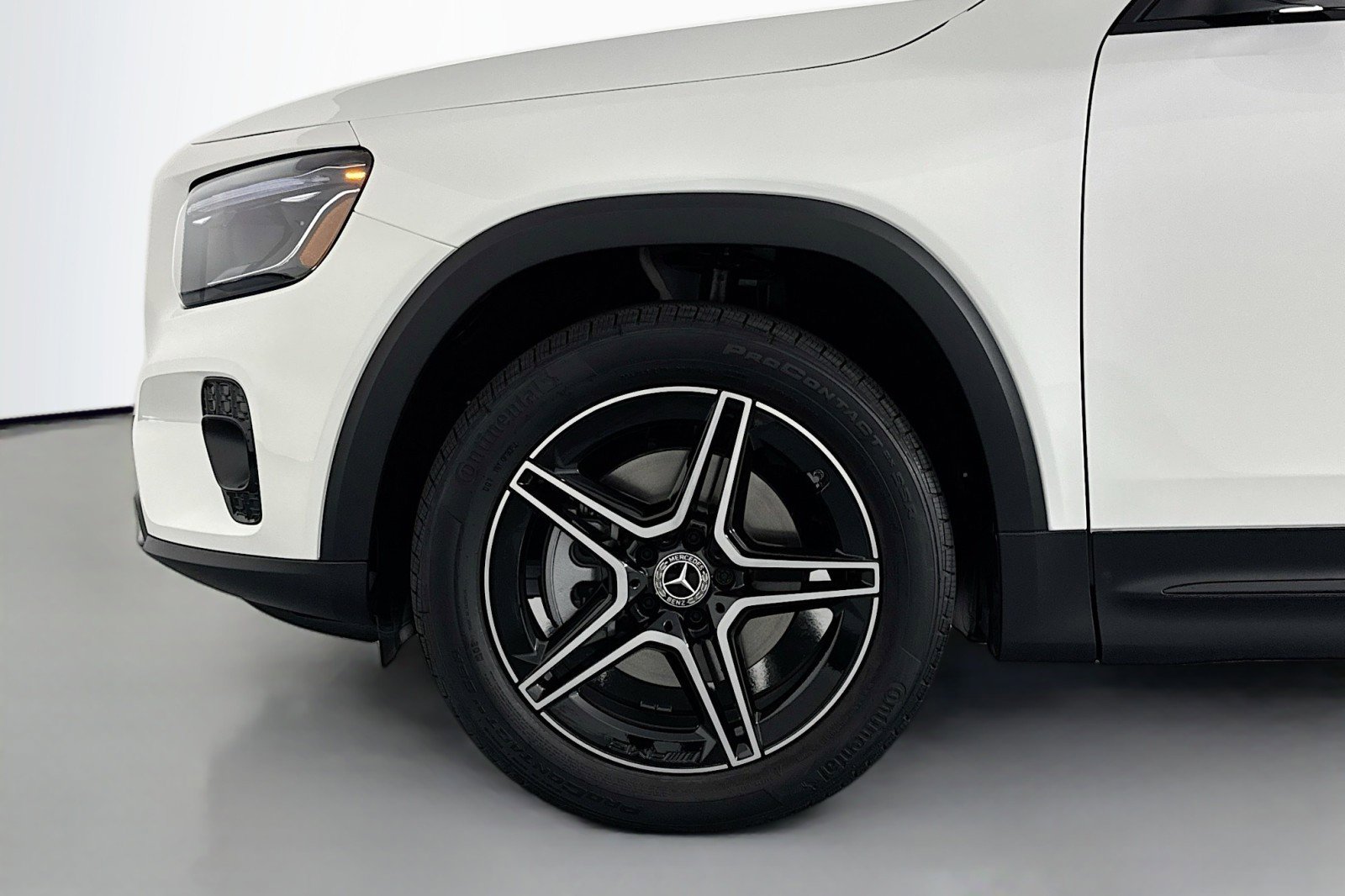 New 2026 Mercedes-Benz GLB 250 image 9