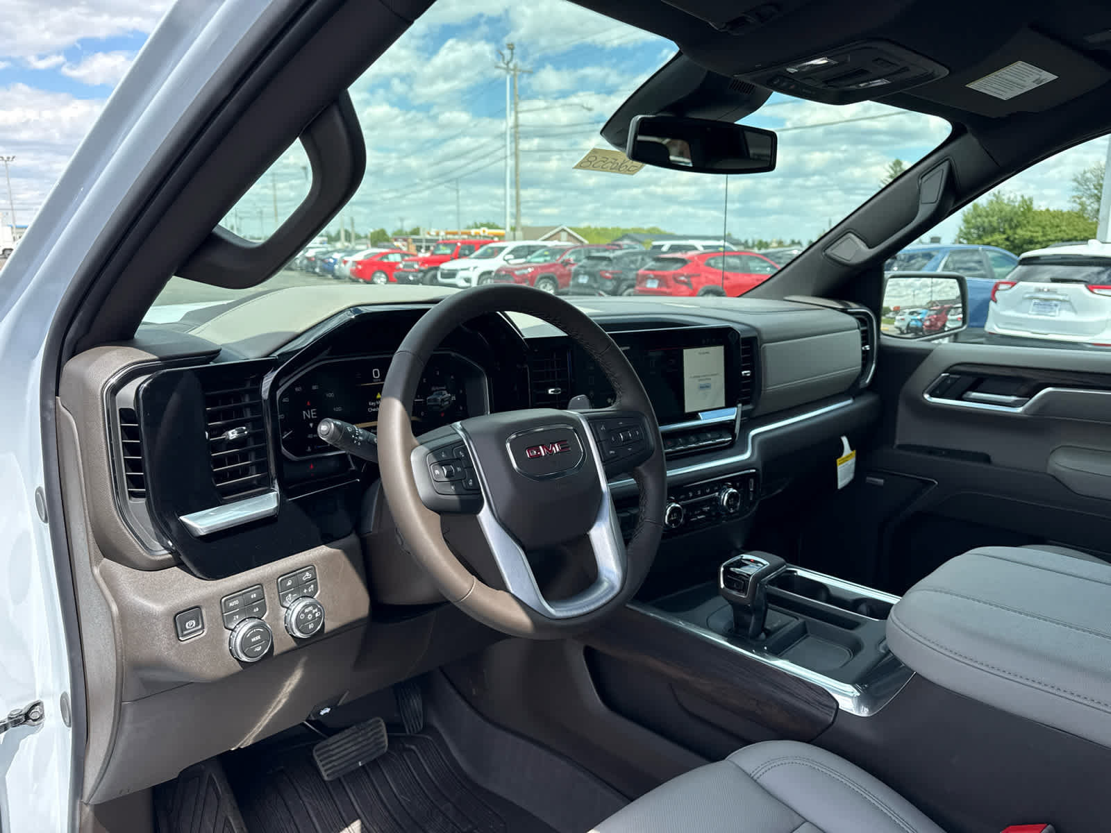 New 2026 GMC Sierra 1500 SLT w/ SLT Premium Plus Package AWD/4WD image 15
