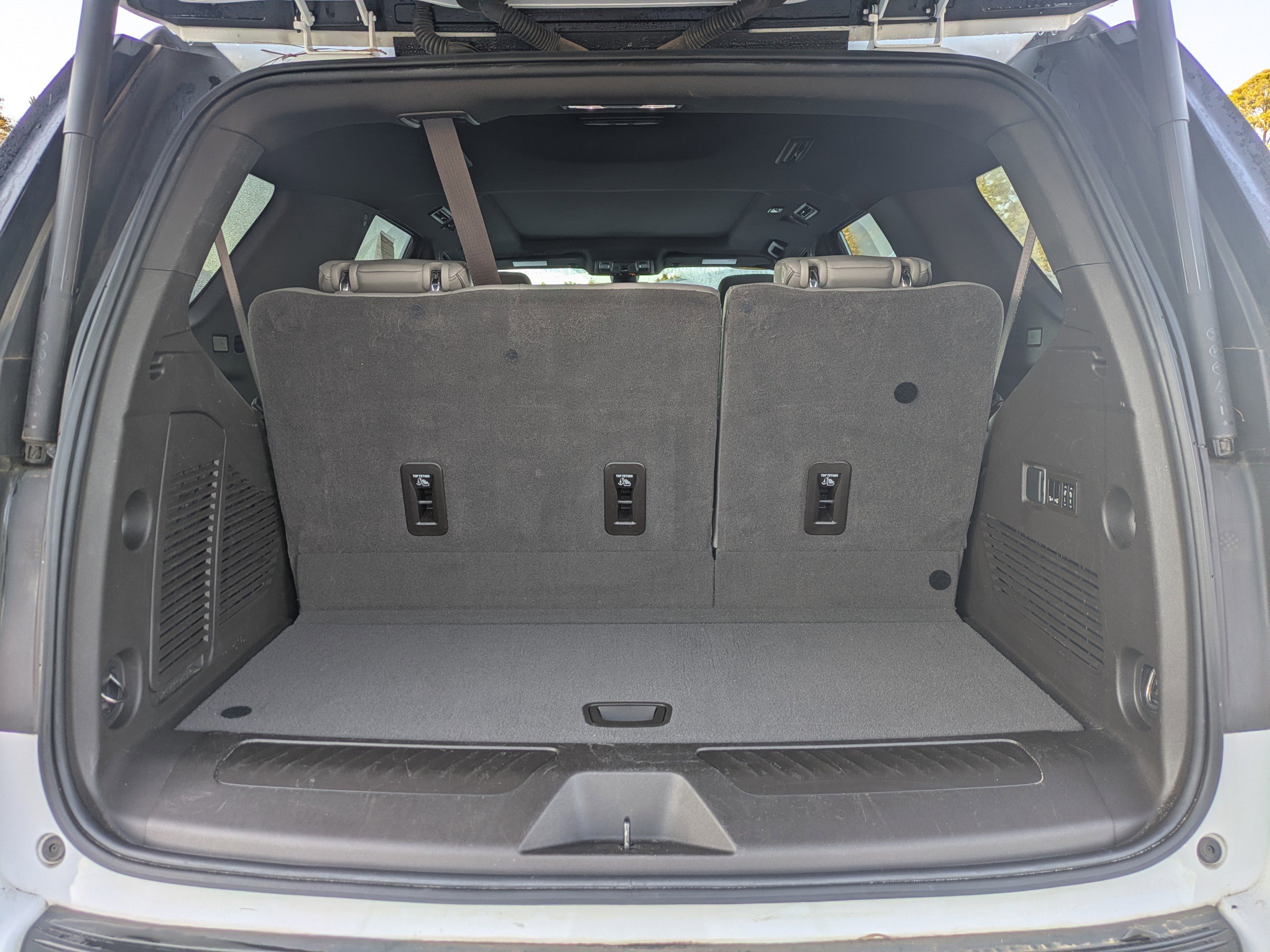 Used 2022 GMC Yukon SLT w/ SLT Premium Package image 12