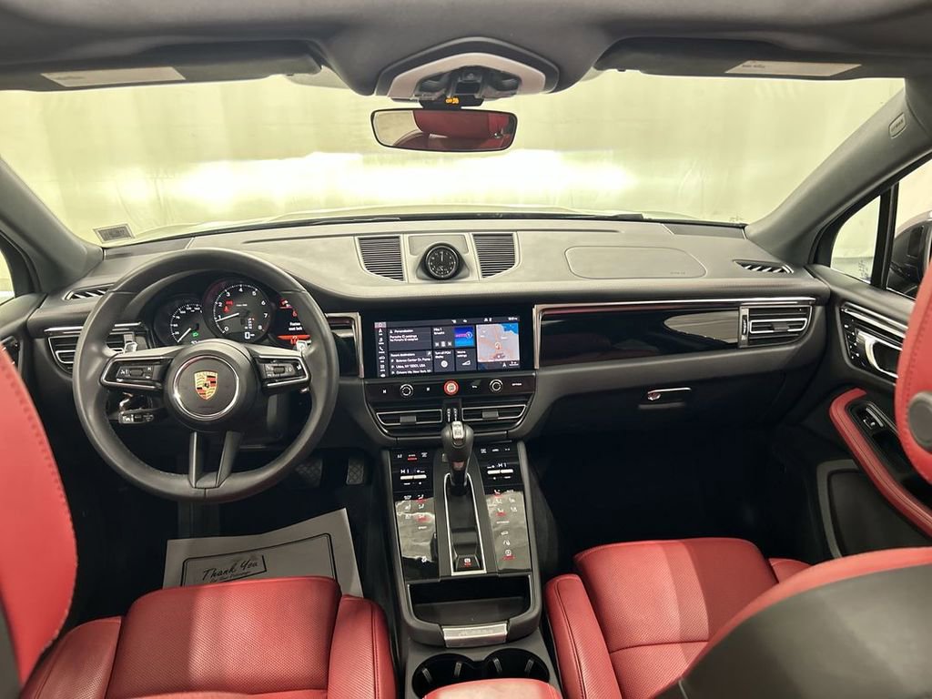 Certified 2025 Porsche Macan image 20