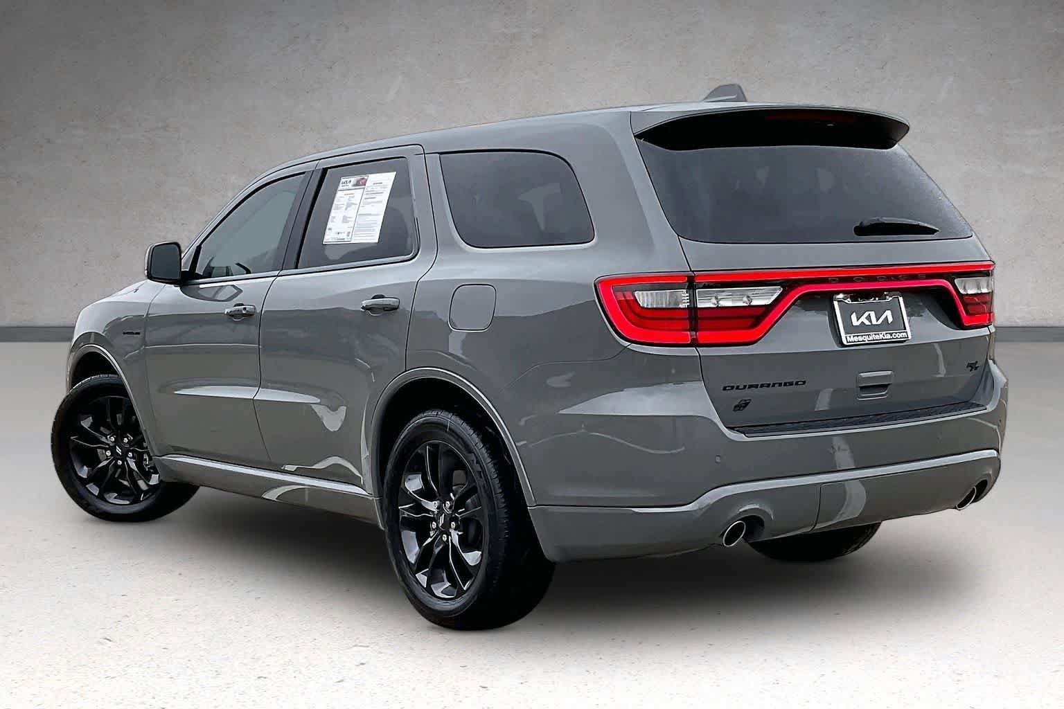 Used 2022 Dodge Durango R/T w/ Blacktop Package AWD/4WD image 4