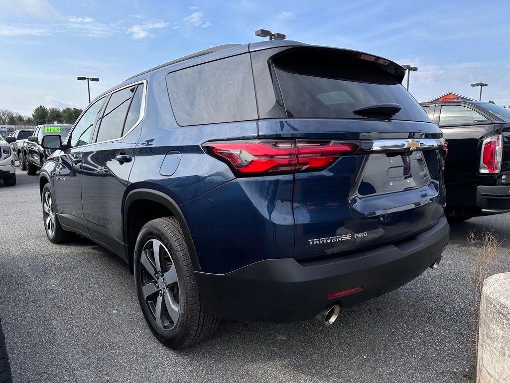 Used 2023 Chevrolet Traverse LT w/ LT Premium Package image 3