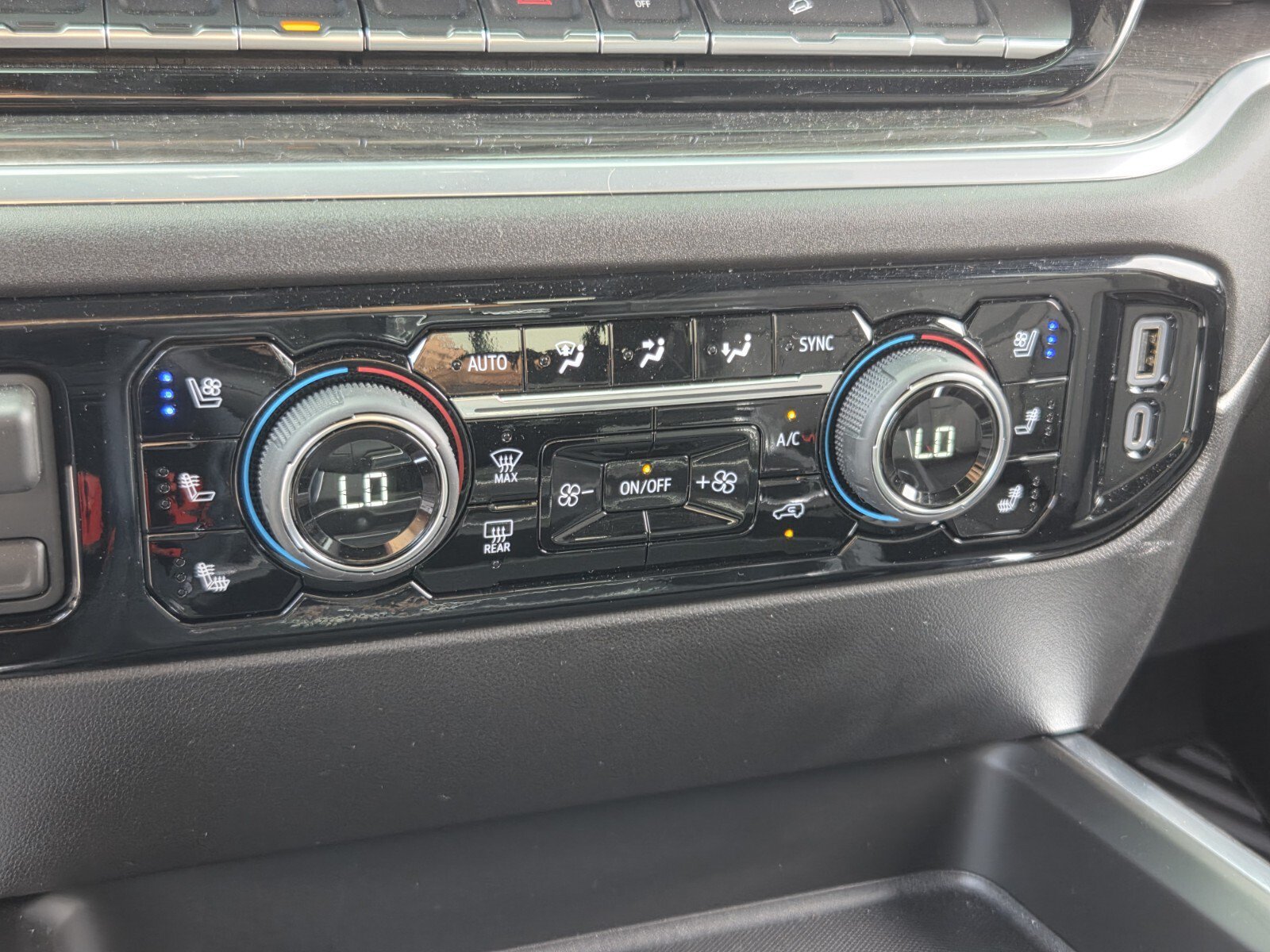Certified 2026 Chevrolet Silverado 2500 LTZ w/ LTZ Plus Package AWD/4WD image 29