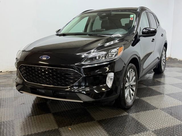 Used 2022 Ford Escape Titanium w/ Class II Trailer Tow Package image 5