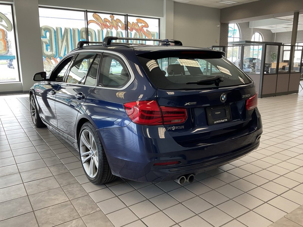 Used 2017 BMW 330i xDrive Wagon image 5