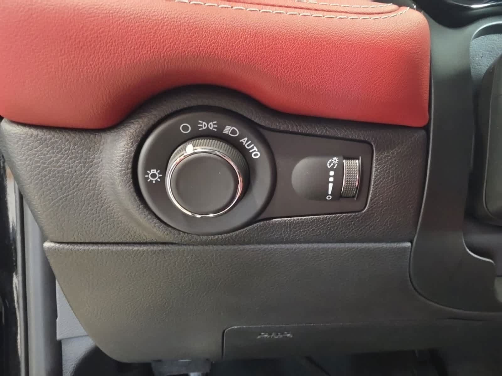 Used 2021 Dodge Durango SRT Hellcat w/ SRT Interior Appearance Group AWD/4WD image 21