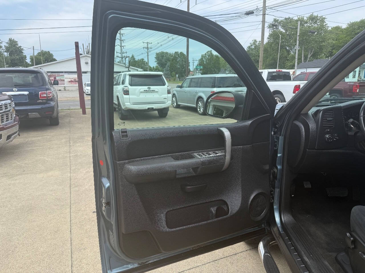 Used 2008 Chevrolet Silverado 1500 LT w/ Power Pack Plus AWD/4WD image 10
