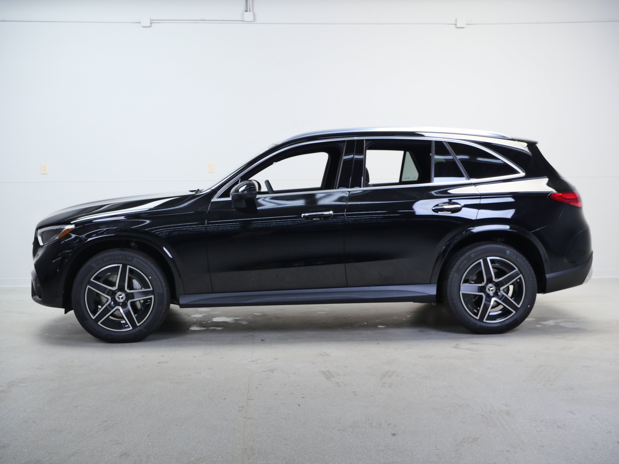 New 2026 Mercedes-Benz GLC 300 4MATIC image 5