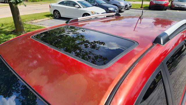 Used 2006 Pontiac Vibe w/ Sun And Sound Package FWD image 13