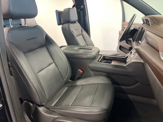 Used 2021 GMC Yukon XL Denali w/ Denali Premium Package image 21