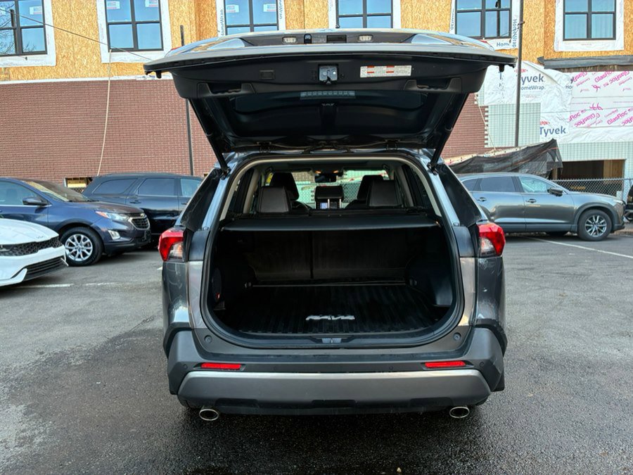 Used 2019 Toyota RAV4 Limited w/ Advanced Technology Package AWD/4WD image 10