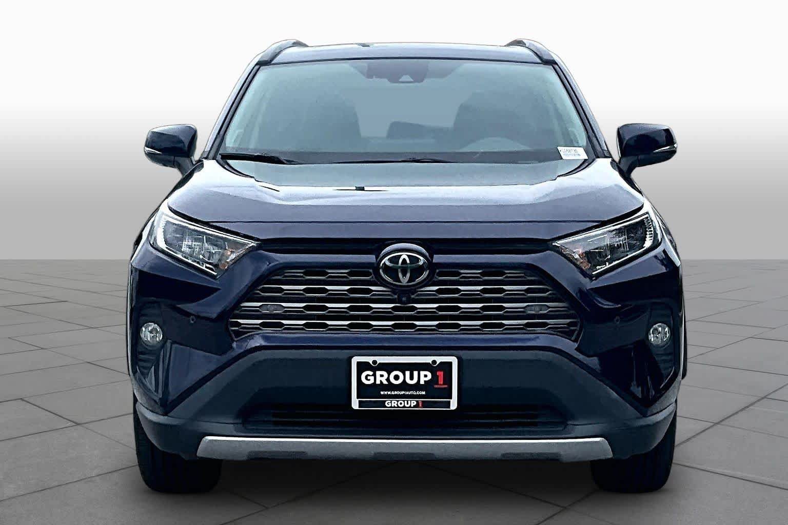 Used 2019 Toyota RAV4 Limited w/ Advanced Technology Package AWD/4WD image 4