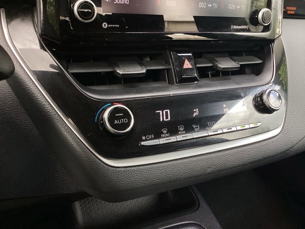 Used 2022 Toyota Corolla LE FWD image 11