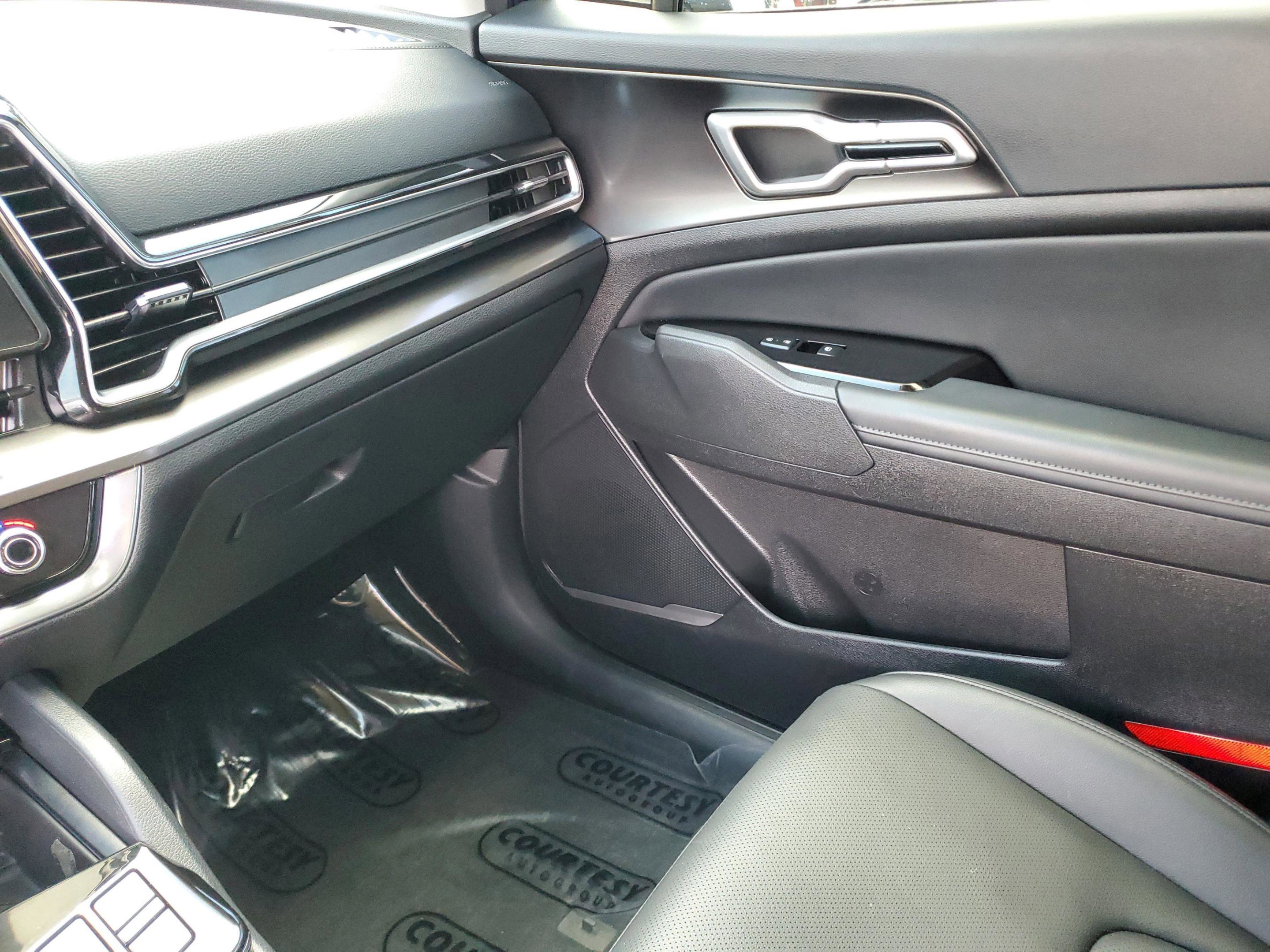 Used 2024 Kia Sportage EX image 19