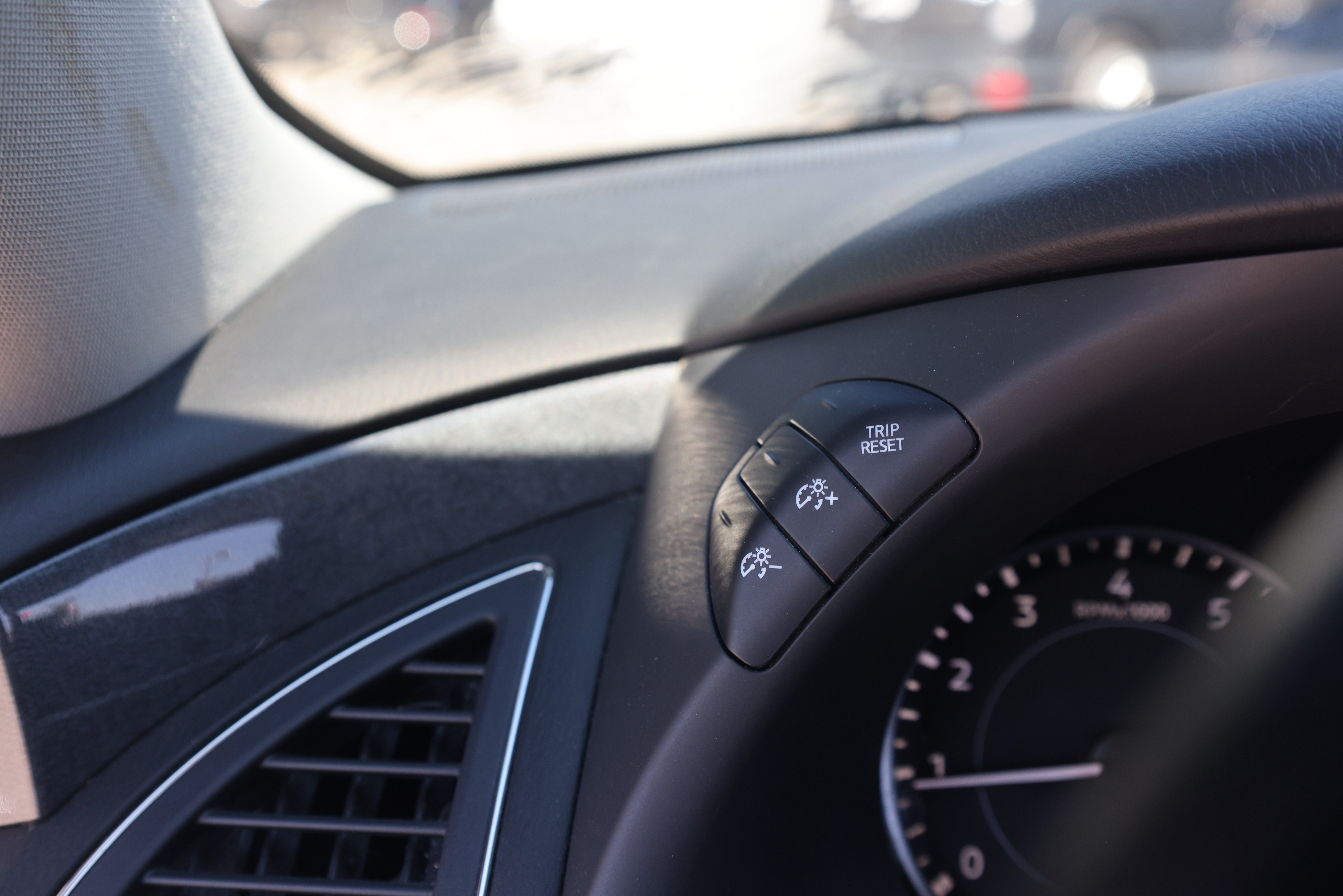 Used 2024 Nissan Armada SV RWD image 25