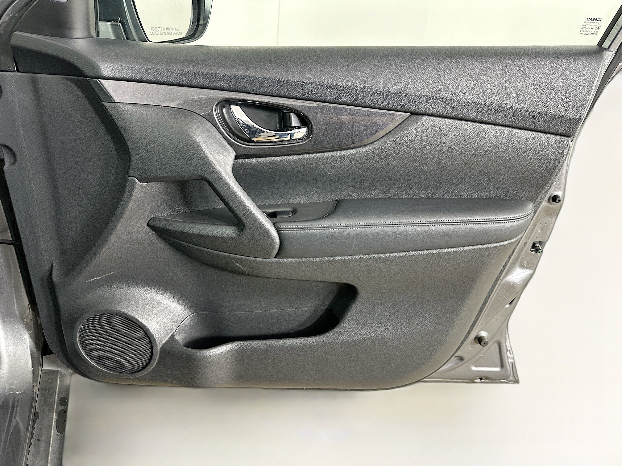 Used 2019 Nissan Rogue SV image 32