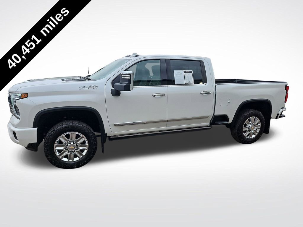 Used 2024 Chevrolet Silverado 2500 High Country w/ Technology Package AWD/4WD image 2