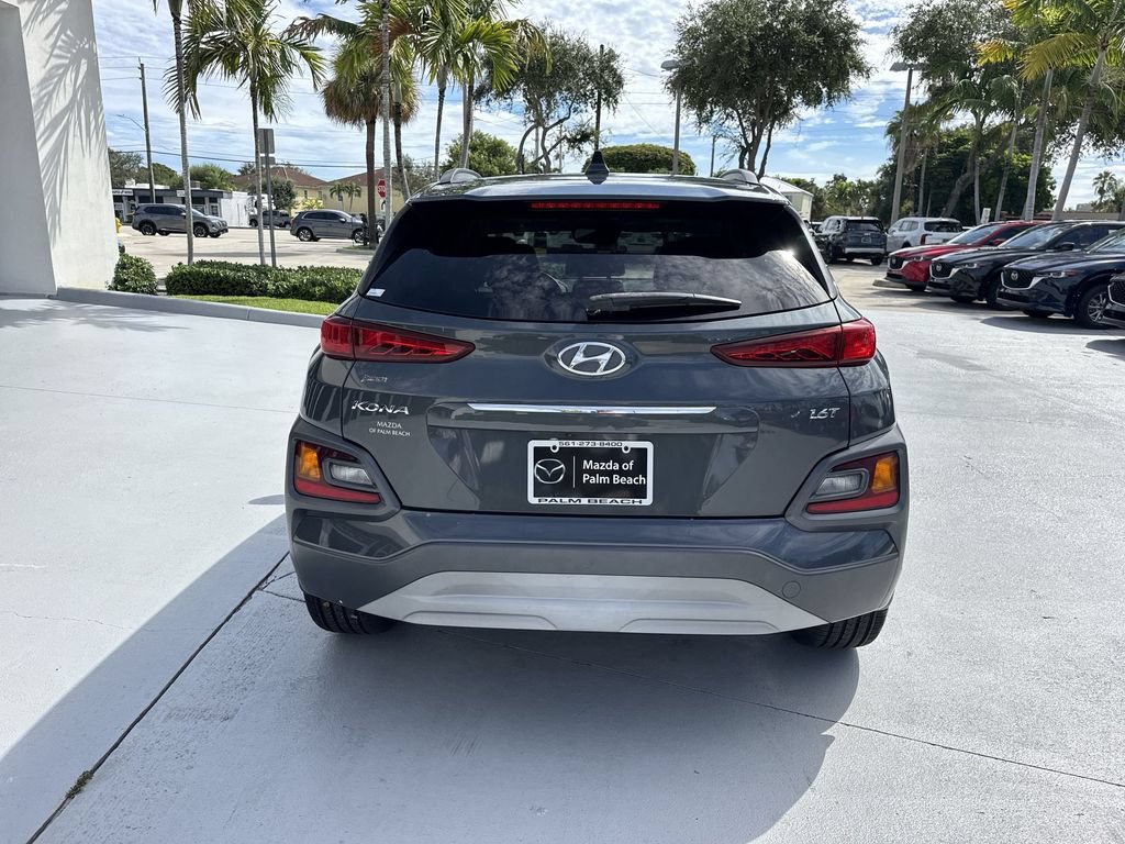 Used 2021 Hyundai Kona Limited w/ Cargo Package FWD image 2